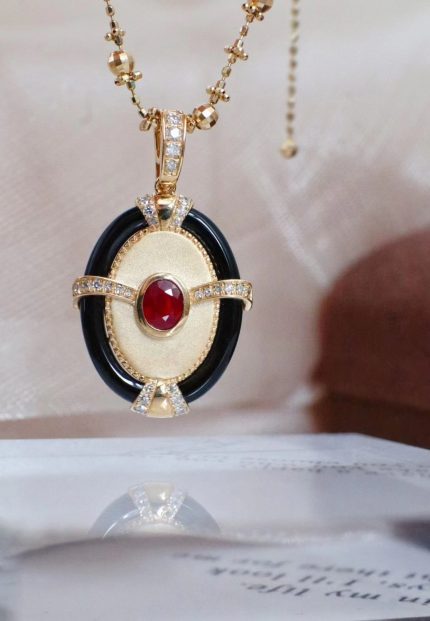 woman Fashion jewelry natural AU750 18K gold  Ruby Diamonds agate classical Pendant 1