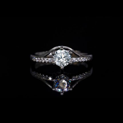 Know Love 0.5CT Engagement Wedding Women Lab Diamond Ring Trendy Shiny Diamond Ring Simplicity Elegant Temperament  Jewelry IGI 1