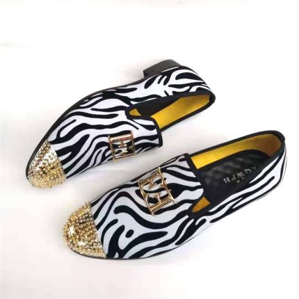 Men Leather Big Size Fashion men Casual Shoes Design Bright Face Buckle and Gold Metal Toe Men Driving Shoes Part Flats 1