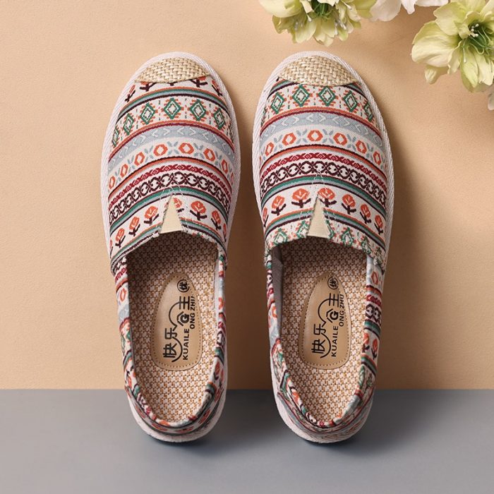 2022 Summer Ladies Casual Comfort Bohemian Slip On Lazy Shoes Female Womens Flat Slip On Canvas Strap Loafers Straw Espadrilles 1