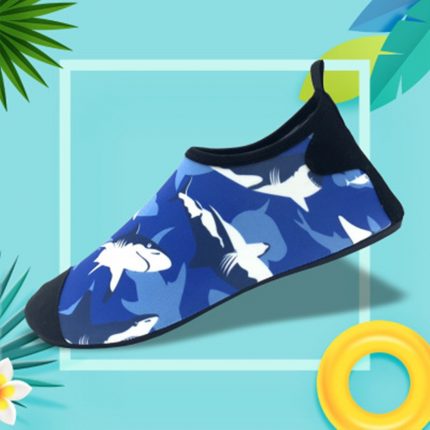 2020 New Cover Foot Swimming Water Shoes For Kids boy girl in summer swimming and diving children's cartoon cute beach 2